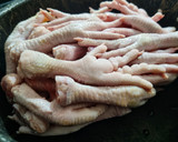 Foto del paso 1 de la receta: PATAS DE POLLO🐥AL Ajiaco🍗🌽🌿 Colombiano...!🇨🇴