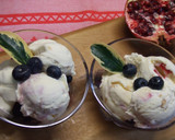Foto del paso 3 de la receta: Arándanos frescos y granada con helado