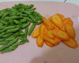 Foto langkah ke 1 dari resep 19) Oseng Buncis Wortel Tempe.
