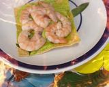 A picture of step 6 of Crispy Tostadas with Guacamole and Fresh Shrimp – An Irresistible Snack!.