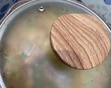 Foto langkah ke 2 dari resep Mpasi Bubur ayam kacang panjang.