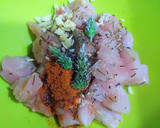 Foto del paso 1 de la receta: Taquitos de pechuga de pollo con flores de romero fresco