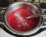 Foto del passaggio 7 della ricetta Cheesecake allo yogurt e lamponi