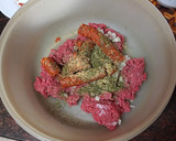 Foto del paso 3 de la receta: Bocadillo de albóndigas con chistorra y queso