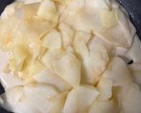 Une image de l'étape 4 de Crêpe épaisse aux pommes ou Apfelfannekuchen.