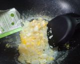 รูปขั้นตอนการทำที่ 5 ของ ข้าวบุกผัดไข่ คลีน