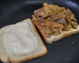 Foto del paso 4 de la receta: Sandwich🥯de carne🧅y queso🧀🥩🫑