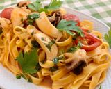 Foto del passaggio 8 della ricetta Tagliatelle seppie e moscardini