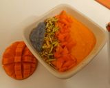 A picture of step 4 of Mango smoothie bowl.
