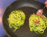 Foto del paso 3 de la receta: NIDOS DE CALABACÍN CORONADOS CON HUEVO 🍳