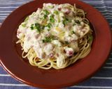 Foto del paso 4 de la receta: Espaguetis con jamón y panceta en salsa de queso