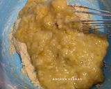 Foto langkah ke 2 dari resep Very Banana Cake (No Mixer).