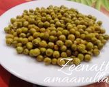 A picture of step 2 of Fried Matar or Dry Green Peas.