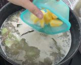 Foto langkah ke 4 dari resep Bobor Sayur Pucuk Labu.