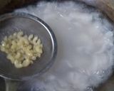 Foto langkah ke 2 dari resep Seblak Bakso & Sosis.