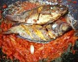 Foto langkah ke 5 dari resep 35. Mujaer Balado Kemangi.