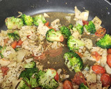 A picture of step 4 of Artichoke Chicken Pasta.
