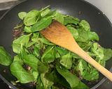 A picture of step 3 of Mushroom, spinach and chestnuts on toast.