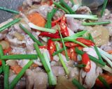 รูปขั้นตอนการทำที่ 3 ของ ไก่คั่วขิง