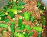 A picture of step 7 of Bhindi masala.