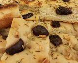 Foto del paso 6 de la receta: Focaccia de aceitunas negras y especias frescas!!