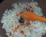Foto del paso 3 de la receta: Huevos en colchón de espinaca y acelga