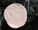A picture of step 7 of Paneer momos.