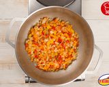 Foto del paso 2 de la receta: Arroz caldoso con contramuslos 🍛