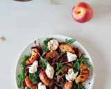 Foto del paso 3 de la receta: Ensalada veraniega de nectarinas, rúcula, cecina y burrata