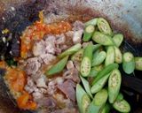 Foto langkah ke 3 dari resep Oseng-oseng Mercon dengan Terong.
