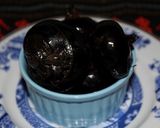 A picture of step 1 of Water Chestnut Omelet.
