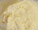 A picture of step 5 of Homemade 7Up Cake.