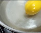 A picture of step 4 of Fresh lemon juice in jar|| and lemonade.