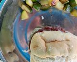 Foto del paso 7 de la receta Calabacín salteado con queso y hamburguesa