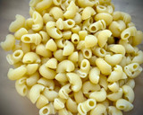 Foto del paso 1 de la receta: Pasta corta con bayas de goji, bonito del norte y aceitunas
