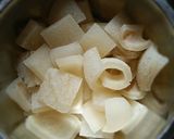 Foto langkah ke 1 dari resep Krecek Tahu Masak Santan.