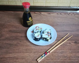 Foto del paso 10 de la receta: Sushi de salmón y aguacate