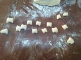 Gnocchi fatti in casa con pomodoro e mozzarella