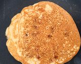A picture of step 4 of Raisin almond pancakes.