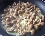 Foto del paso 2 de la receta Champiñones al ajillo y vino de Jerez 🍄