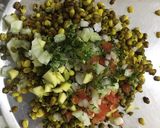A picture of step 5 of Sprouted moong salad.