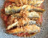 Foto del paso 12 de la receta: Boquerones fritos con salsa de tomate y pimientos