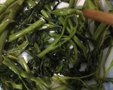 Hình bước làm 4 của món Rau muống xào tỏi