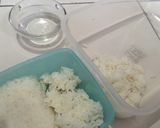 Foto langkah ke 2 dari resep Kupat nasi matang tanpa kukus.