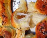 Hình bước làm 12 của món Neujahrsbretzel (German New Year's Pretzel)