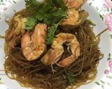 รูปขั้นตอนการทำที่ 4 ของ กุ้งอบวุ้นเส้น (หม้อหุงข้าว)