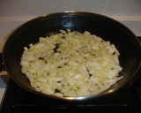 Foto del paso 2 de la receta: Tortilla de habas baby y jamón serrano