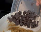 Foto langkah ke 6 dari resep Banana Choco Soft Cookies.