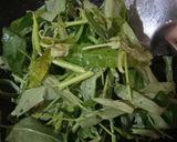 Foto langkah ke 2 dari resep Cah kangkung ala resto.