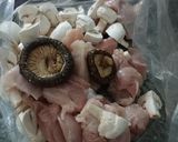 Foto del paso 2 de la receta: Pollo con boletus deshidratados y champi